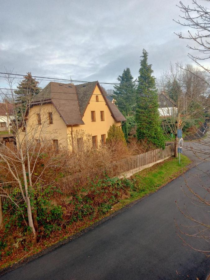 Hotel U Zeleneho Stromu - Zum Gruenen Baum Hrensko Exterior photo