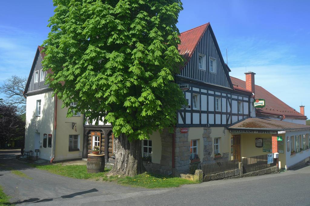 Hotel U Zeleneho Stromu - Zum Gruenen Baum Hrensko Room photo